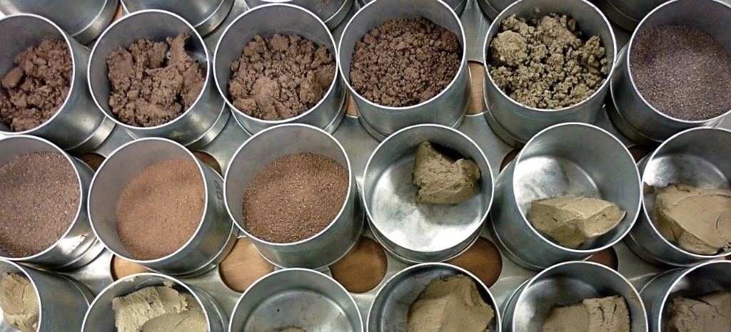 Кольца с образцами грунтов разного состава